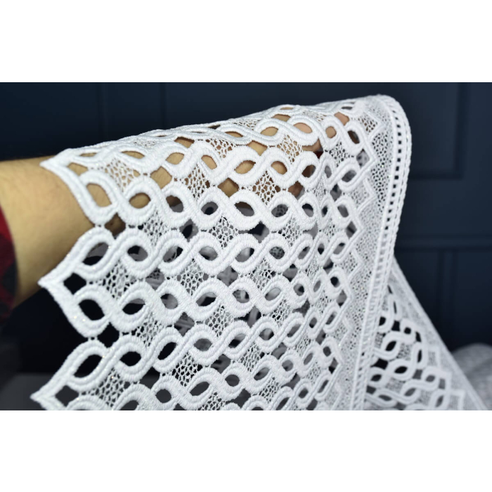 GIPIURA - DOSZYWKA 30 CM BIEL Z NITKĄ LUREX